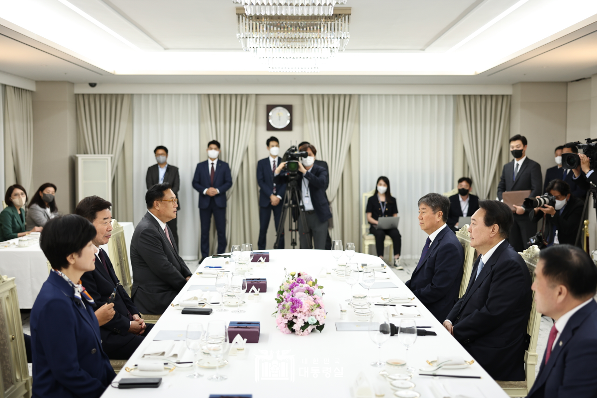 신임 국회의장단 초청 만찬