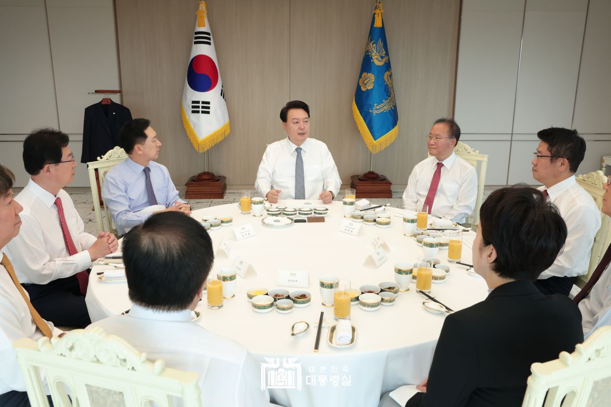 국민의힘 지도부 오찬 및 산책