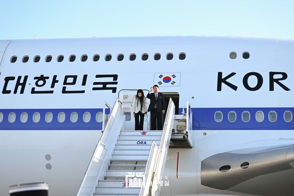 파리 공항 출발 행사