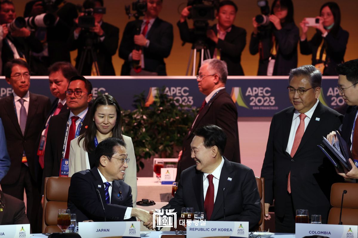 APEC 세션 I [초청국과의 비공식 대화 및 업무오찬]