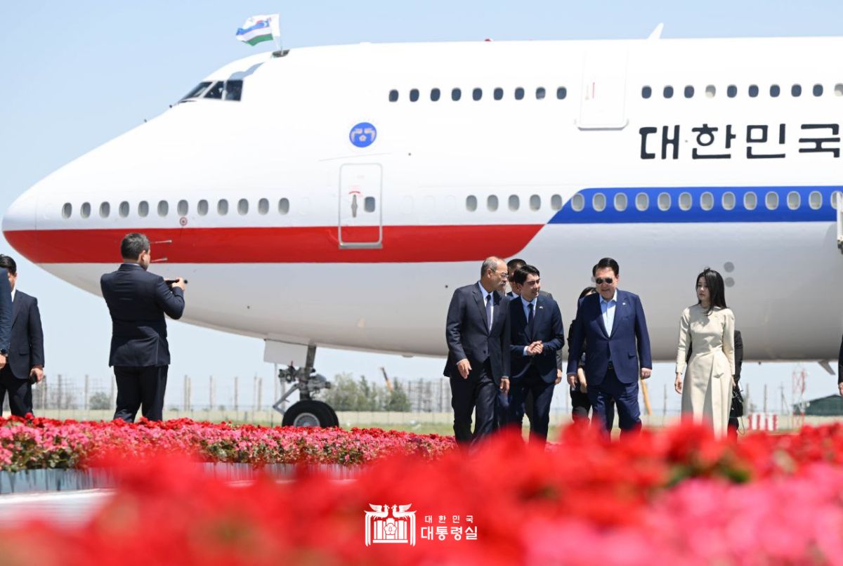 사마르칸트 공항 도착 행사