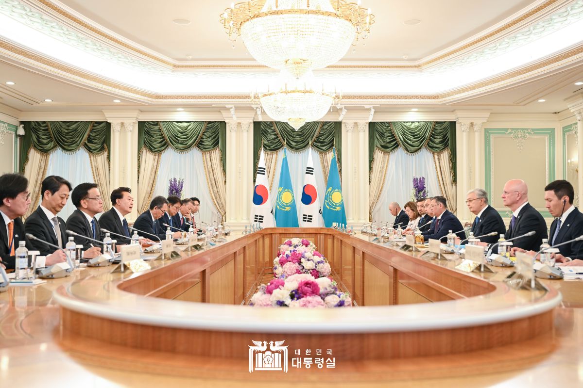 "핵심 파트너이자 전략적 동반자인 카자흐스탄과 함께 손잡고 더욱 번영하는 미래로" 썸네일