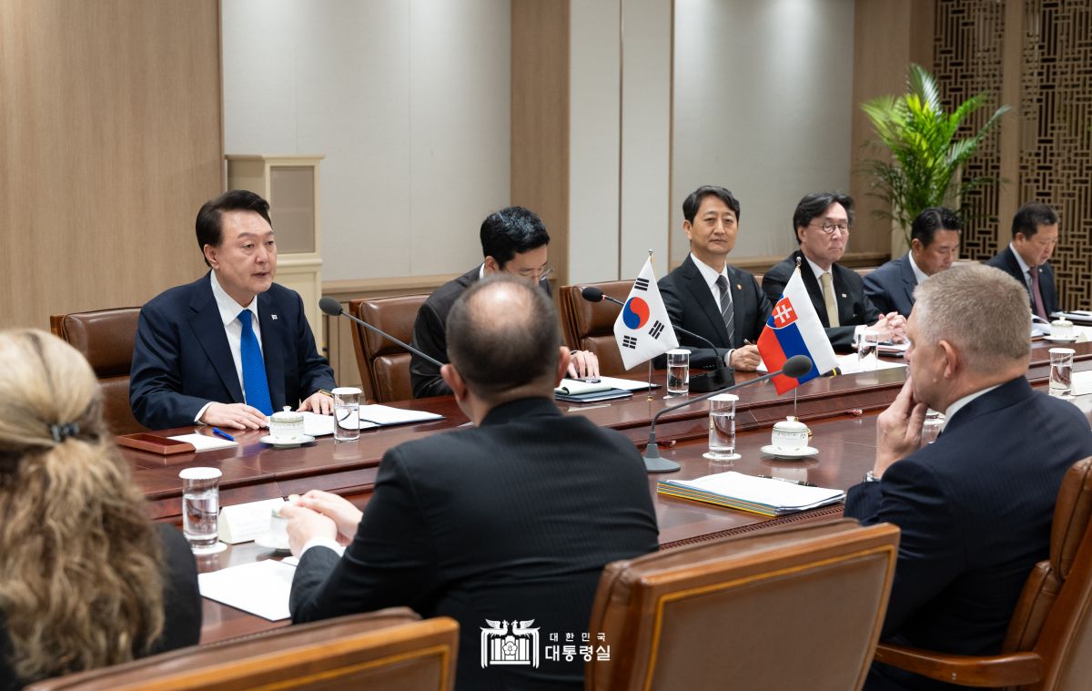 "한국과 슬로바키아 '전략적 동반자 관계' 수립... 교역, 투자, 에너지 등 분야에서 협력하며 새로운 미래를 열어갈 것" 썸네일