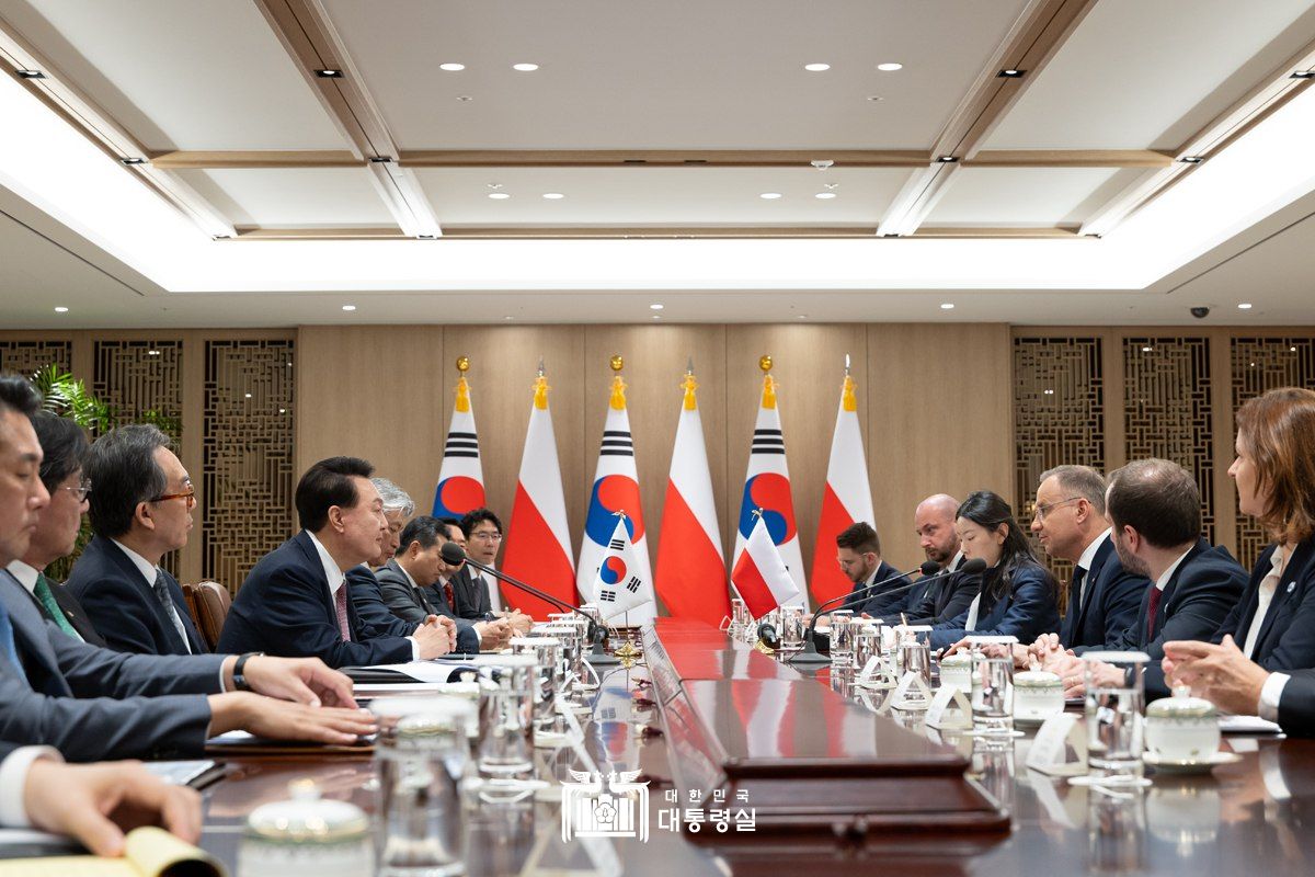 "한-폴란드 수교 이래 국방 및 방산 분야 협력은 신뢰의 상징... 전략적 협력 더욱 확대 강화해 나갈 것" 썸네일