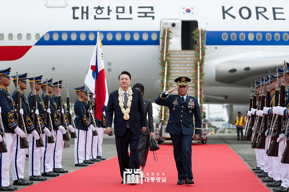 마닐라 공항 도착 행사