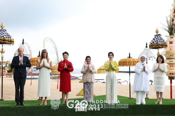김건희 여사, G20 정상회의 배우자 프로그램 참여